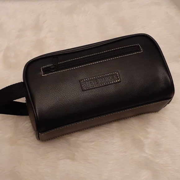 (NWT) STEVE MADDEN TRAVEL CASE - Picture 3 of 5